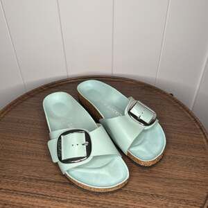 Madrid Big Buckle Natural Leather Patent in Color High-Shine Light Rose